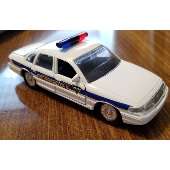 South Dakota Highway Patrol Road Champs die cast police car 1:43 scale - Picture 5 of 8